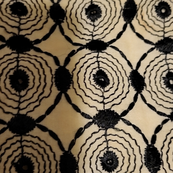 Women's Petites Talbot Cream and Black Geometric Pattern Pencil Skirt. Size 10. - Picture 7 of 8